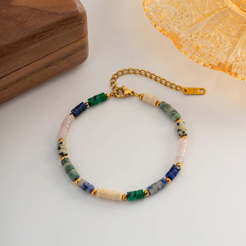 Bracelet Bohema – Chaîne dorée & pierres naturelles (style bohème chic)