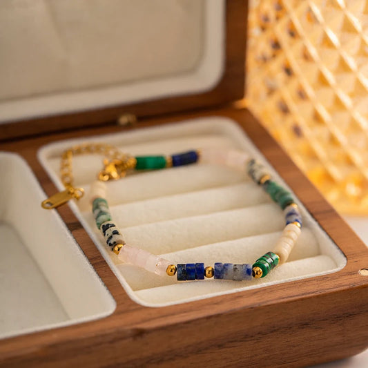 Bracelet Bohema – Chaîne dorée & pierres naturelles (style bohème chic)